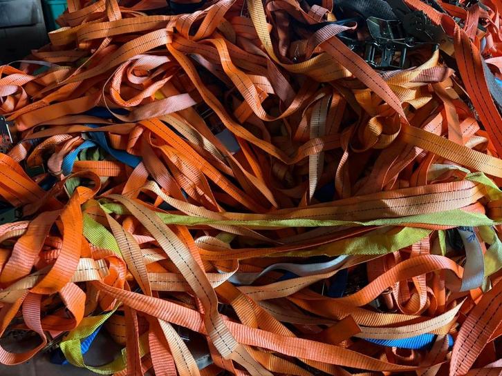 Lot de sangles, Doe-het-zelf en Bouw, IJzerwaren en Bevestigingsmiddelen, Gebruikt, Overige typen, 250 mm of meer, Ophalen