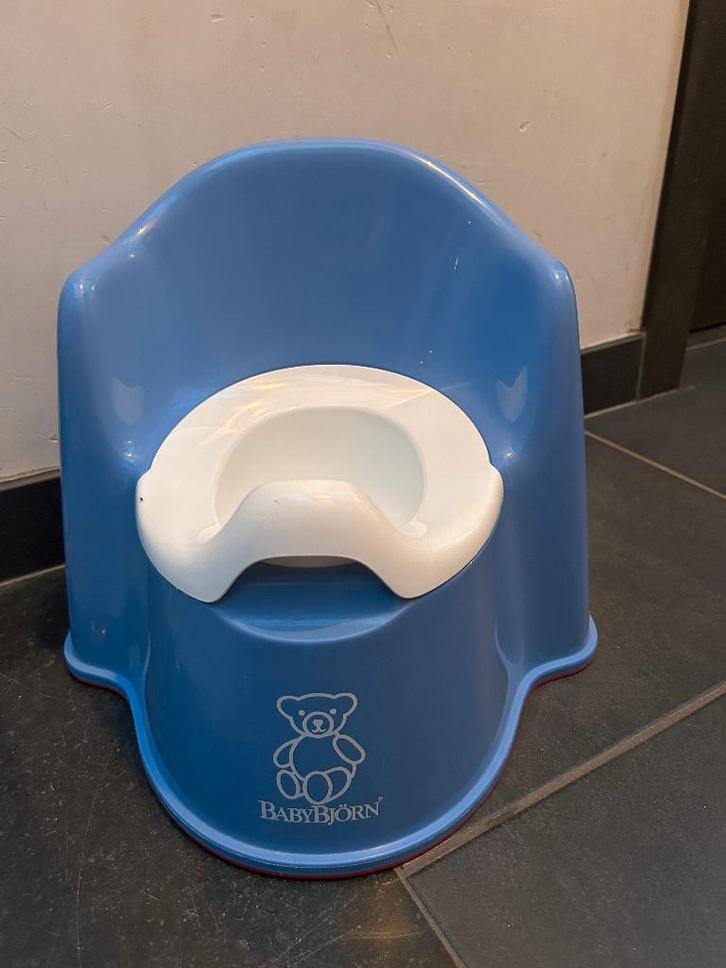 BabyBjörn Plaspotje Zetel - Blauw-wit , volledig clean, Kinderen en Baby's, Kinderspulletjes, Zo goed als nieuw, Ophalen