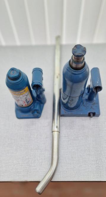 HYDRAULISCHE POTKRIKKEN  beschikbaar voor biedingen