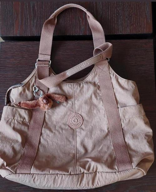 Mooi ruime handtas van Kipling, Handtassen en Accessoires, Tassen | Damestassen, Handtas, Ophalen of Verzenden