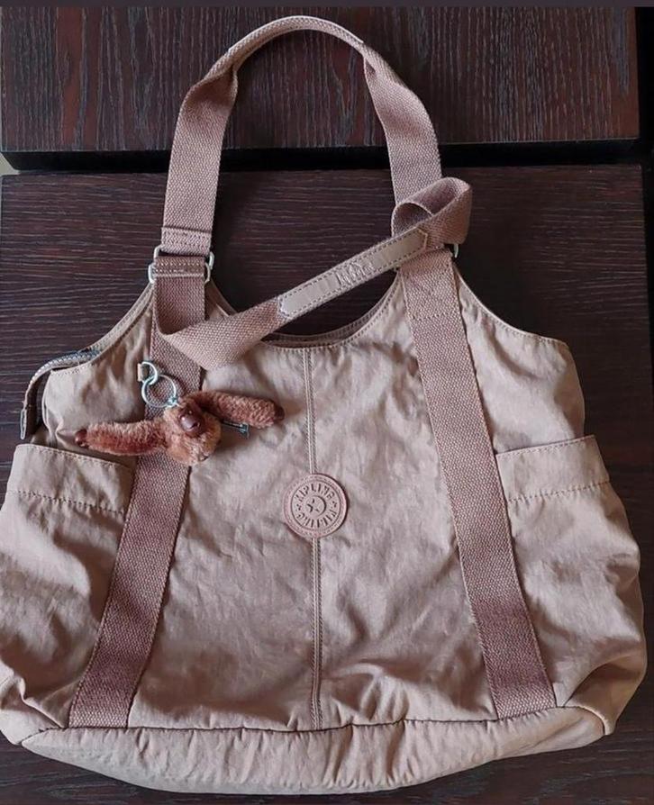 Mooi ruime handtas van Kipling, Handtassen en Accessoires, Tassen | Damestassen, Handtas, Ophalen of Verzenden