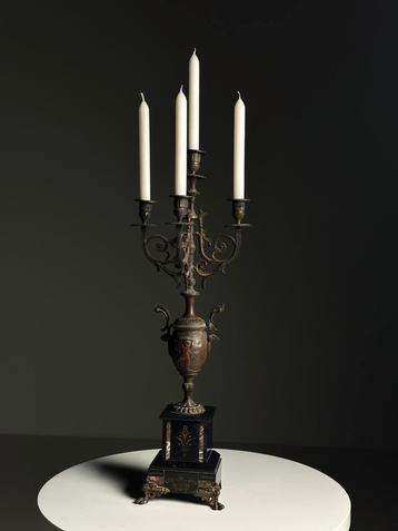 Set van twee grote antieke kandelaars H67 cm beschikbaar voor biedingen