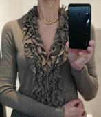 Beige-taupe kort vest, gesloten met een stropdas. 10% kasjmi, Kleding | Dames, Truien en Vesten, Ophalen of Verzenden, Nieuw, Maat 36 (S)
