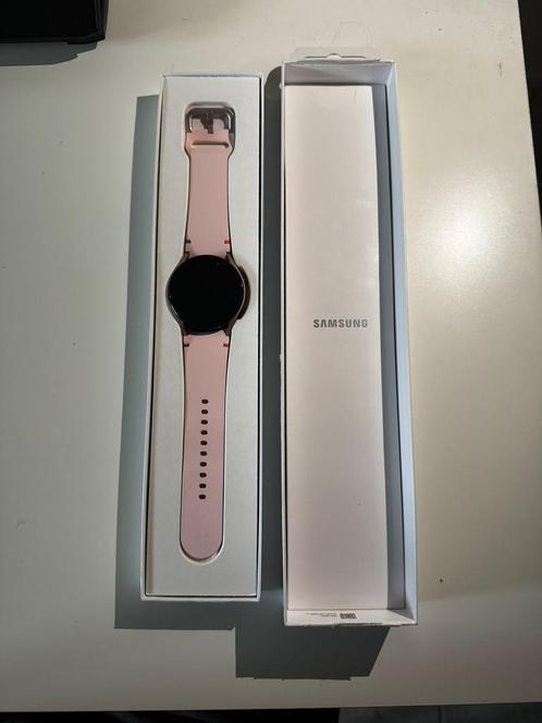 PRIX IMBATTABLE Samsung Galaxy Watch FE 40 mm NEUVE —109.99, Handtassen en Accessoires, Smartwatches, Zo goed als nieuw, Android