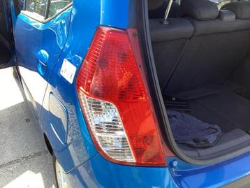 Achterlicht links van een Hyundai I10 beschikbaar voor biedingen