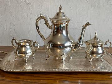 Serveerset koffie beschikbaar voor biedingen