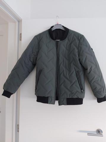 Sportieve winter jas beschikbaar voor biedingen