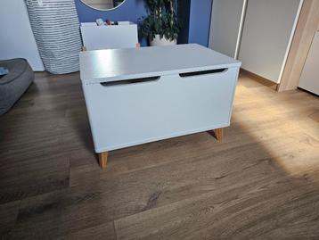 Speelgoedkist petite amelie beschikbaar voor biedingen