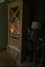 Prachtige hoge vitrinekast, Huis en Inrichting, Kasten | Overige, Ophalen, Gebruikt