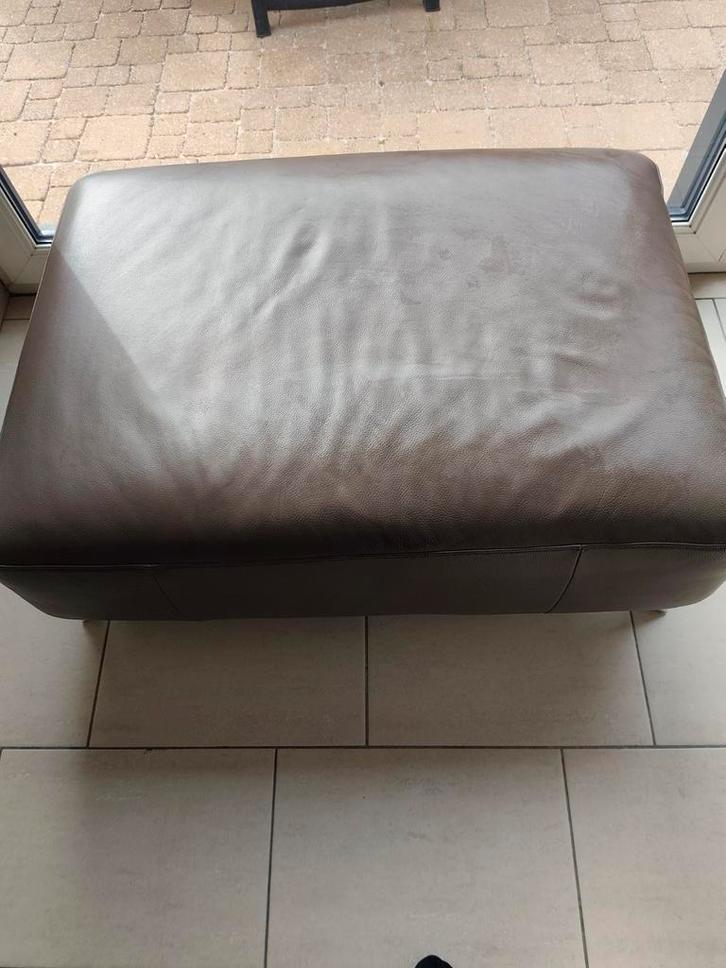 Mooie bruin lederen poef, Huis en Inrichting, Zetels | Voetbanken en poefs, Gebruikt, Ophalen