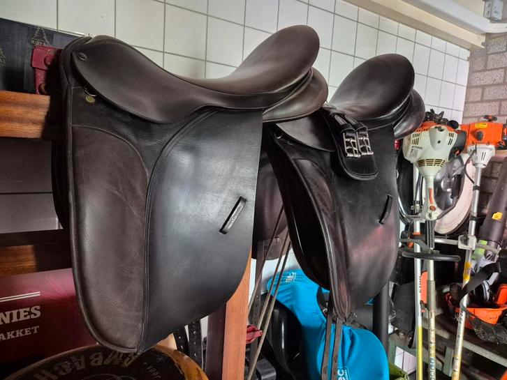 2x County Competitor Dressuurzadel, Dieren en Toebehoren, Paarden en Pony's | Zadels, Zo goed als nieuw, Ophalen of Verzenden
