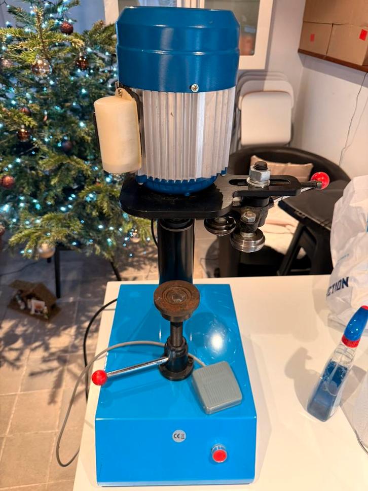 Sertisseuse de canettes semi-automatique – 370W, Articles professionnels, Machines & Construction | Autre, Enlèvement