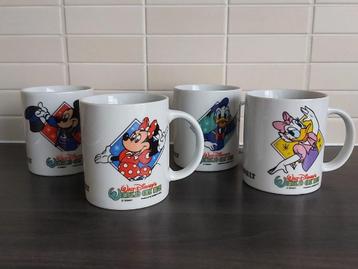 Lot de 4 tasses Disney on Ice