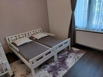 2 x lit pour tout-petit 70 x 140 cm, Enlèvement ou Envoi, 70 à 85 cm, Sommier à lattes, Utilisé