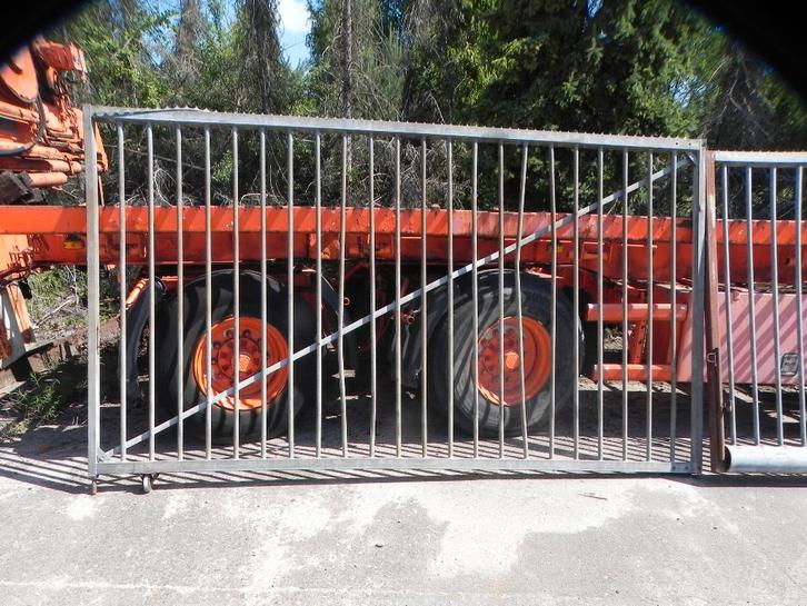 Draaipoort + paal, Tuin en Terras, Tuinpoorten, Gebruikt, Draaipoort, IJzer, 200 cm of meer, 200 cm of meer, Ophalen