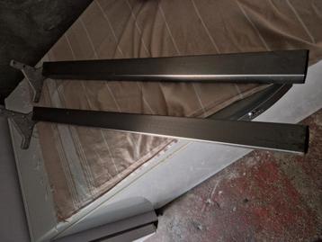 Tafel poot 2 stuks beschikbaar voor biedingen