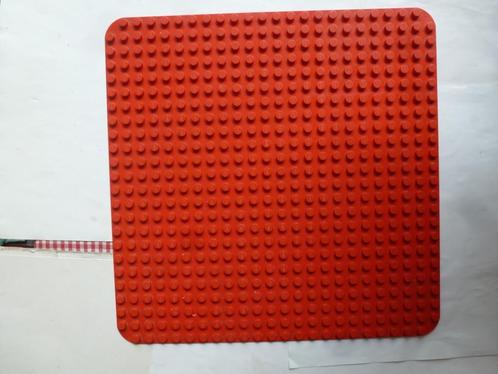 Duplo , grote rode bouwplaat, Kinderen en Baby's, Speelgoed | Duplo en Lego, Zo goed als nieuw, Duplo, Ophalen of Verzenden
