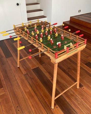 Vintage voetbal tafel Bois Manu beschikbaar voor biedingen