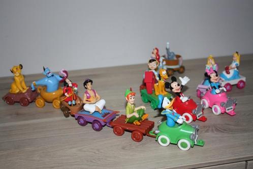 Complete trein ,14 Disney figuren wagons zelf te combineren, Verzamelen, Disney, Zo goed als nieuw, Beeldje of Figuurtje, Overige figuren