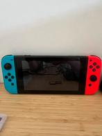 Nintendo Switch+ extra pro controler+2 extra bakjes+ 3 games, Ophalen, Zo goed als nieuw, Switch Original, Met 3 controllers of meer