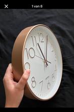Wandklok (wit met roségoud), Enlèvement, Comme neuf, Analogique, Horloge murale