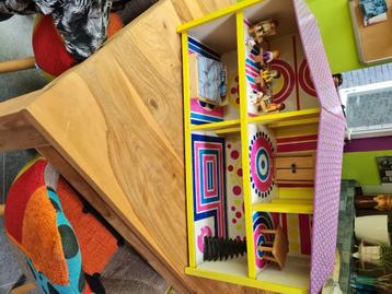 Poppenhuis (okra vintage) beschikbaar voor biedingen