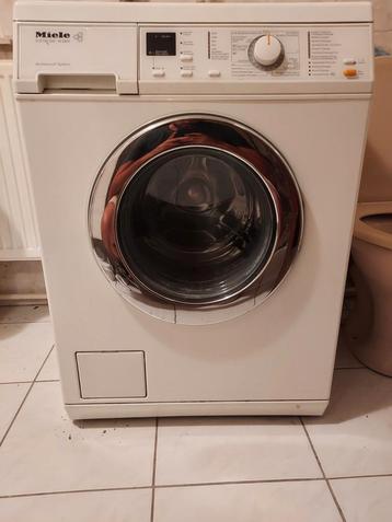 Machine à laver Miele Softtronic W 2465, Enlèvement ou Envoi, Utilisé, Chargeur frontal