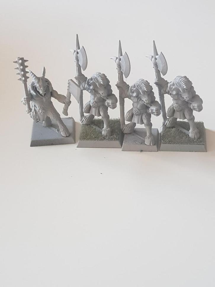 warhammer fantasy : chaos beastmen, 4 stuks, Hobby en Vrije tijd, Wargaming, Zo goed als nieuw, Warhammer, Figuurtje(s), Ophalen of Verzenden