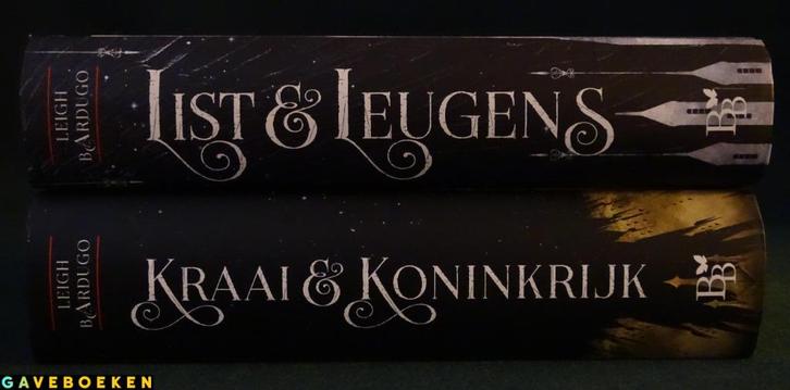 Kraaien - Leigh Bardugo - Blossom Books - 2x - Hardcover, Boeken, Fantasy, Gelezen, Ophalen of Verzenden