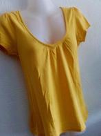 WE : geel t-shirt diepe halsuitsnijding , S, Kleding | Dames, T-shirts, WE, Geel, Ophalen of Verzenden, Zo goed als nieuw