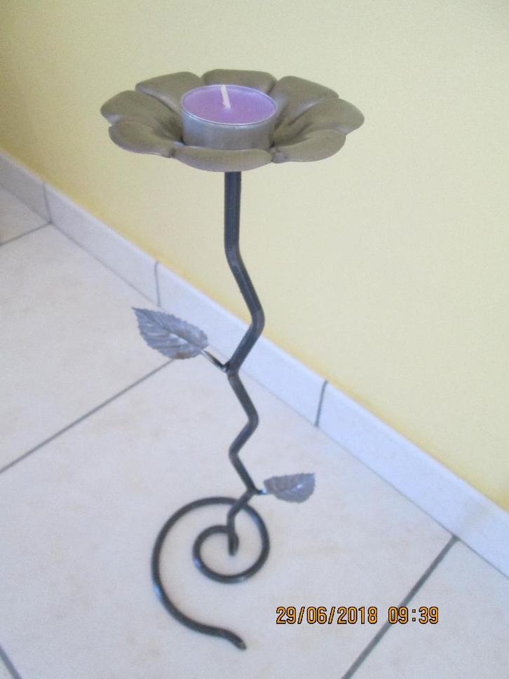 Bougeoir en fer forgé sur pied Design, Maison & Meubles, Accessoires pour la Maison | Bougeoirs & Bougies, Neuf, Chandelier, 25 à 50 cm