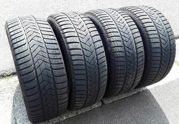 Très bons pneus hiver 245/40-18 et 225/45-18 beschikbaar voor biedingen