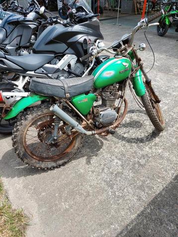 Je cherche. Je cherche une 125 cc beschikbaar voor biedingen