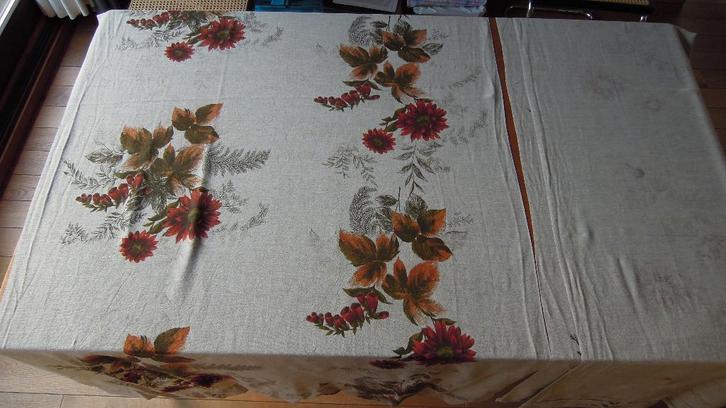 NIEUWSTAAT 100% linnen tafelkleed voor lange tafel, Huis en Inrichting, Tafelkleden, Zo goed als nieuw, Rechthoek, Binnen, Buiten