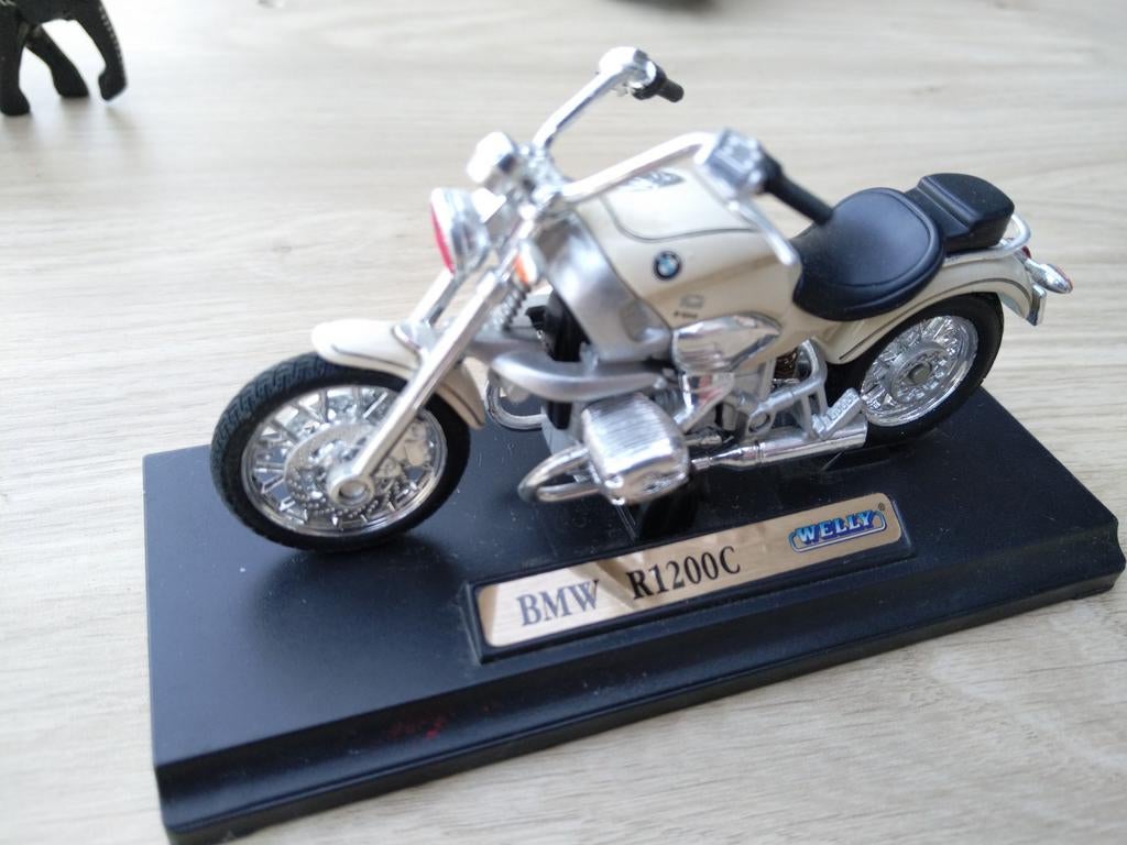 Schaalmodel BMW R1200C, Hobby en Vrije tijd, Modelauto's | 1:43, Zo goed als nieuw, Overige typen, Overige merken, Ophalen of Verzenden