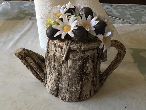 Houten gieter met margrietjes bloemstuk, Tuin en Terras, Gieters, Ophalen of Verzenden