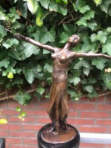 bronzen art sculptuur  vrouw danseres, Enlèvement ou Envoi