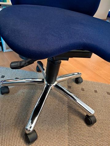 Chaise de bureau avec siège réglable  beschikbaar voor biedingen