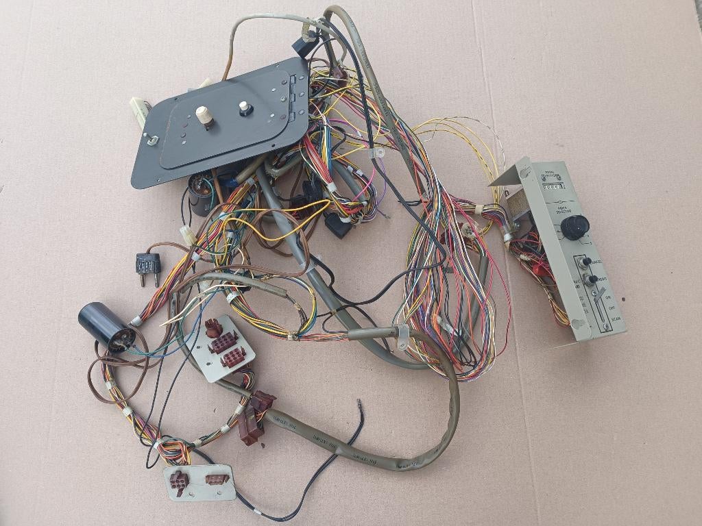 Kabelboom + Service Switch Rowe-AMi MM4 (1970) jukebox, Collections, Machines | Jukebox, Ami, Envoi