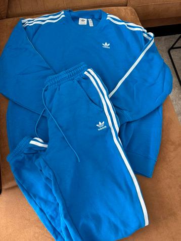 Adidas jogging set maat XS beschikbaar voor biedingen