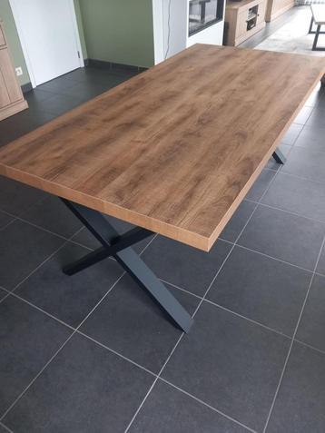 EETTAFEL 200x100cm beschikbaar voor biedingen