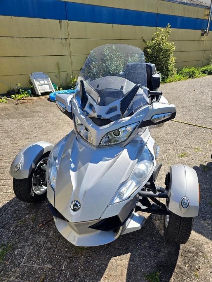 Can-Am Spyder RT 2011, Motoren, Quads en Trikes, meer dan 35 kW, 2 cilinders, Ophalen