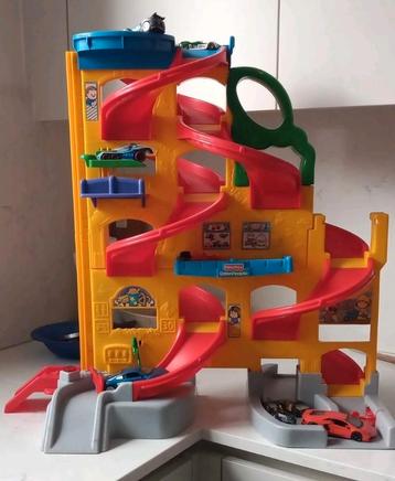 Fisher price racebaan beschikbaar voor biedingen