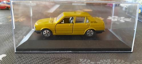 Mebetoys A-111 Alfa Romeo Giulietta vert citron métallisé 1/, Hobby & Loisirs créatifs, Voitures miniatures | 1:43, Utilisé, Voiture