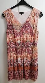 Zomerjurk met zachte oranje print en V-hals, 44, Kleding | Dames, Jurken, Ophalen of Verzenden, Nieuw, Oranje