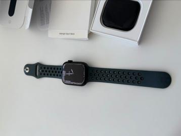 Apple Watch serie 7 45mm in TOPSTAAT. beschikbaar voor biedingen