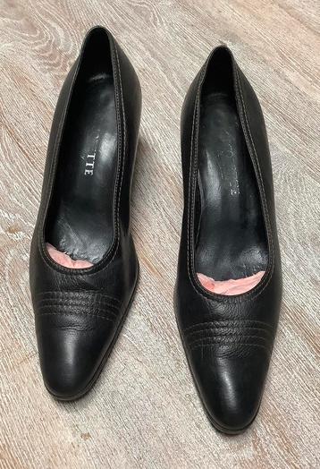 Zwarte lederen damespumps Nicolette beschikbaar voor biedingen