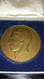 médaille roi belge dans son écrin, Enlèvement ou Envoi