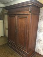 Armoire en sapin