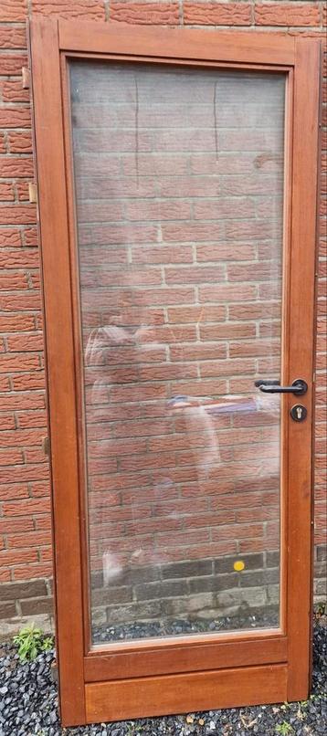 Huisdeur  beschikbaar voor biedingen